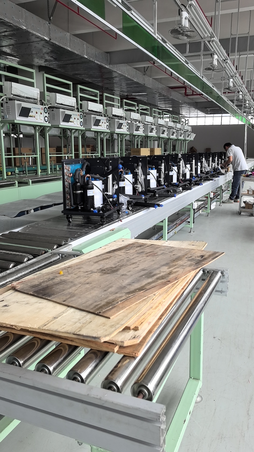 Labor Day on the Production Line-Customers is First